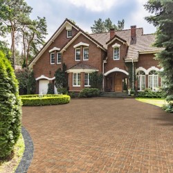 Brindle - Woburn Rumbled - Block Paving - Brindle 134x134x50mm Medium (56) - (504no Per Pack)9.05 m2